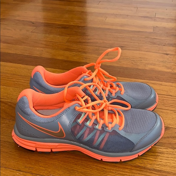 Nike Shoes - Nike Fitsole Sz 8